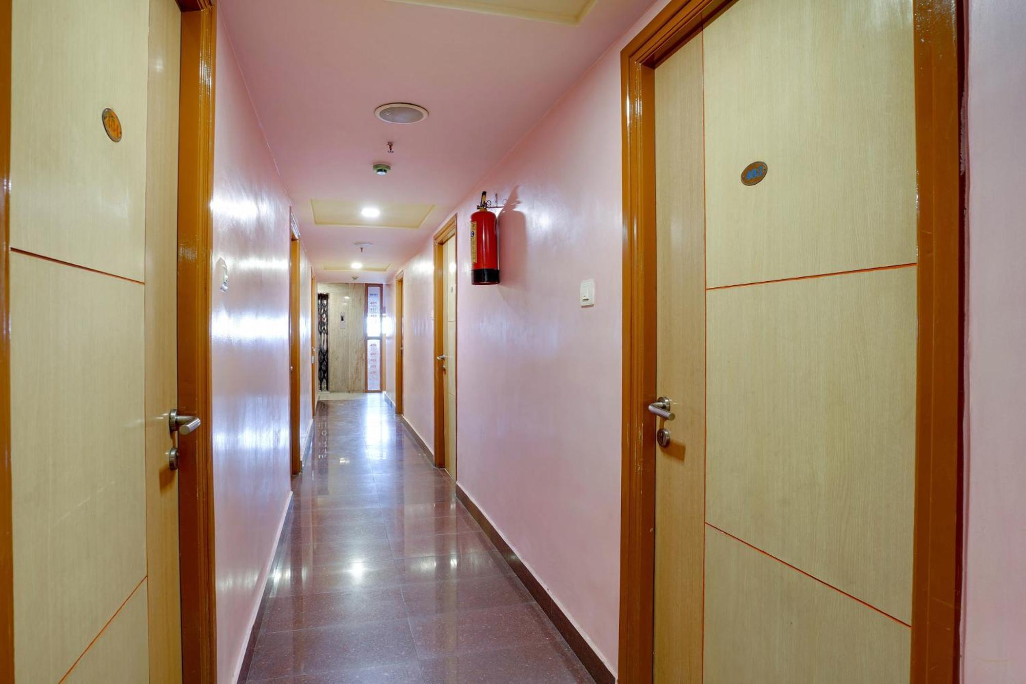 Hotel O Shanta Residency Lodge Sururnagar Eksteriør billede