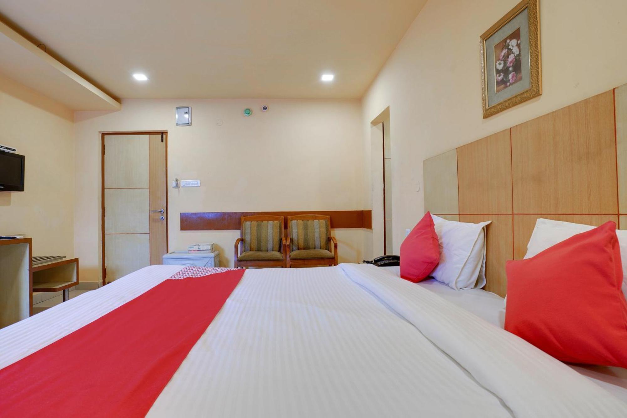 Hotel O Shanta Residency Lodge Sururnagar Eksteriør billede