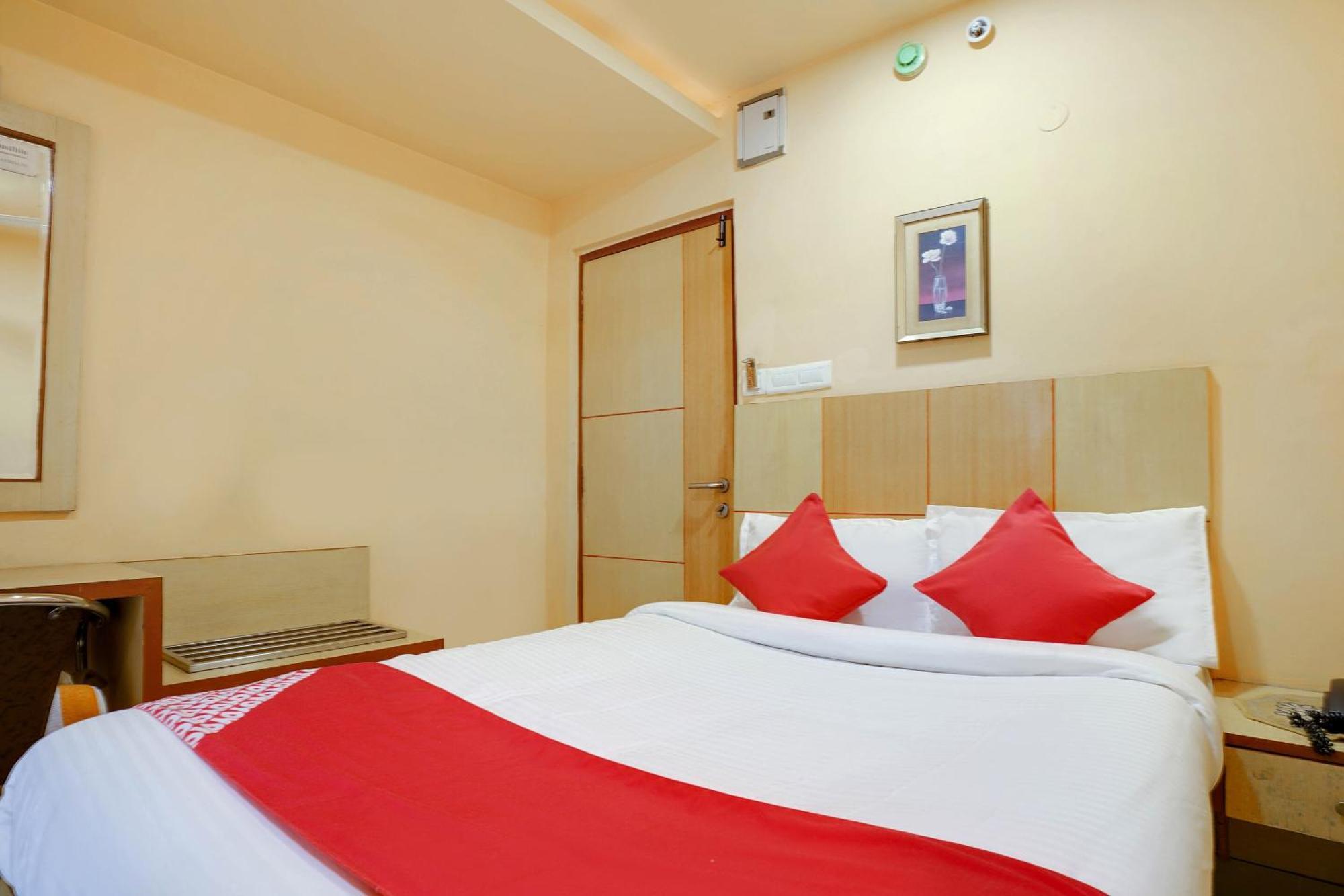 Hotel O Shanta Residency Lodge Sururnagar Eksteriør billede
