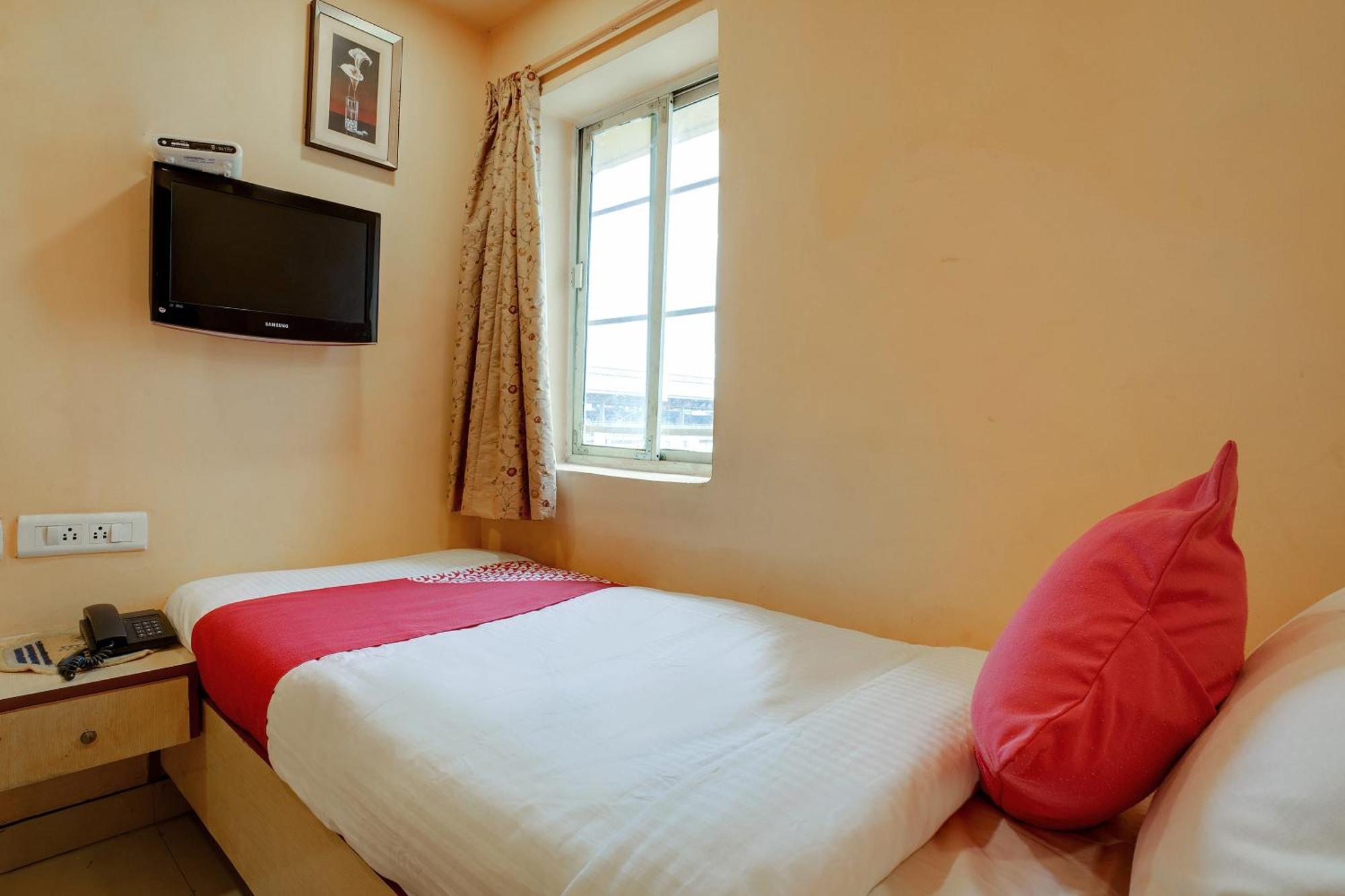 Hotel O Shanta Residency Lodge Sururnagar Eksteriør billede