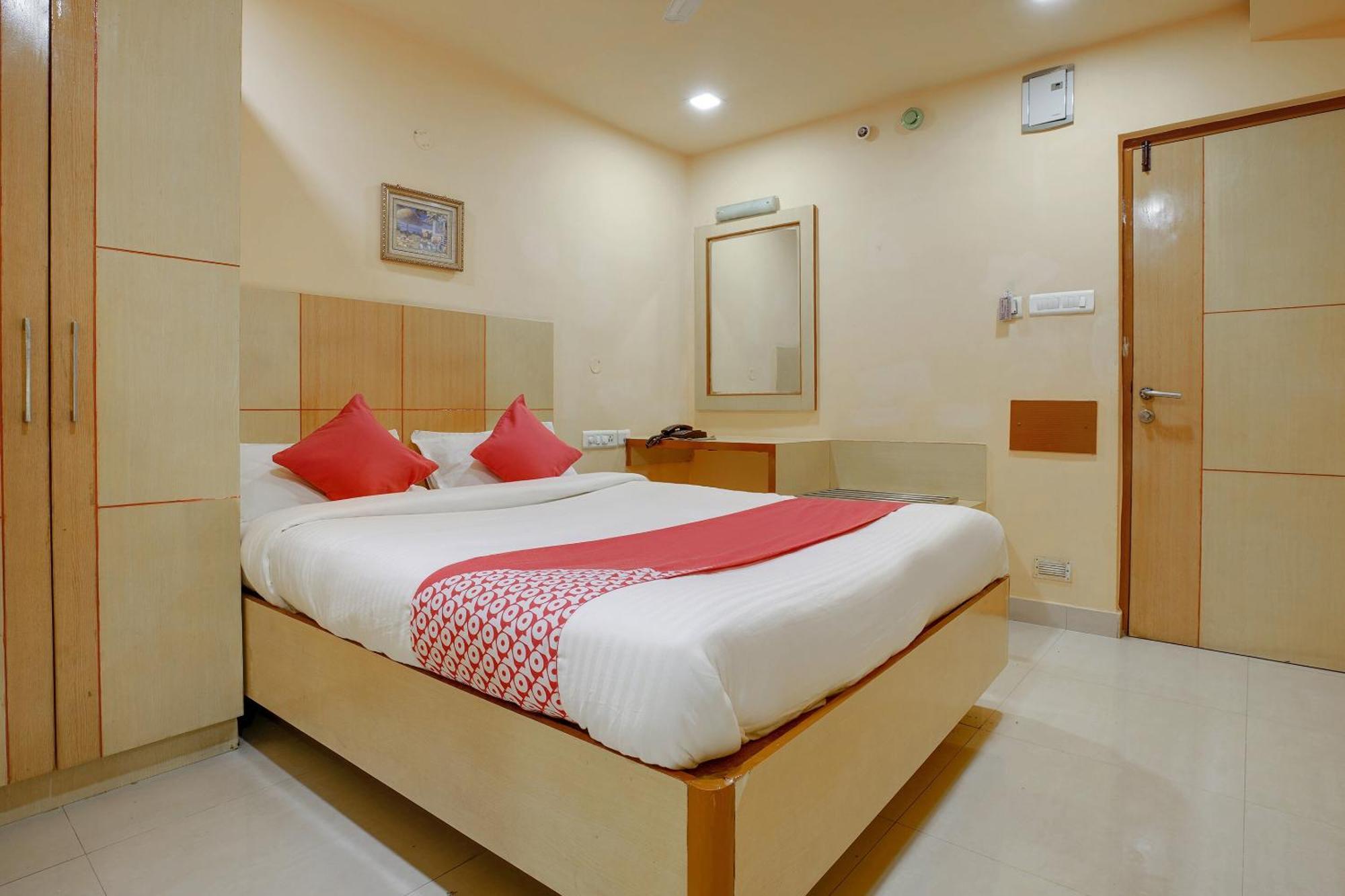 Hotel O Shanta Residency Lodge Sururnagar Eksteriør billede